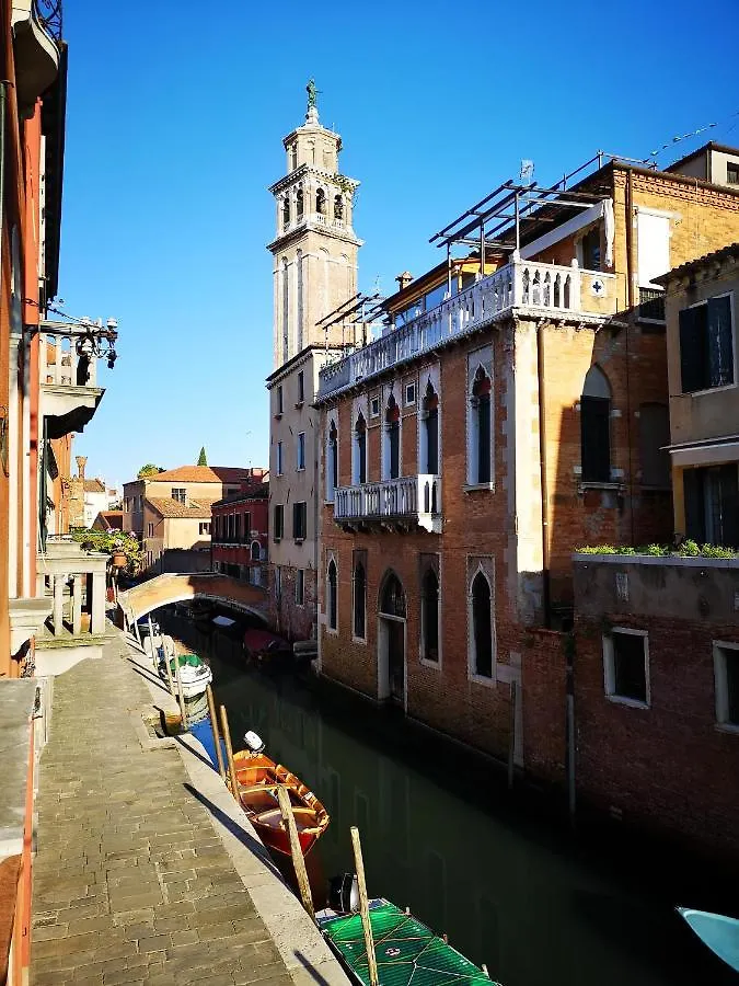 Gorgeous Venetian Apartment With Canal View  Venice