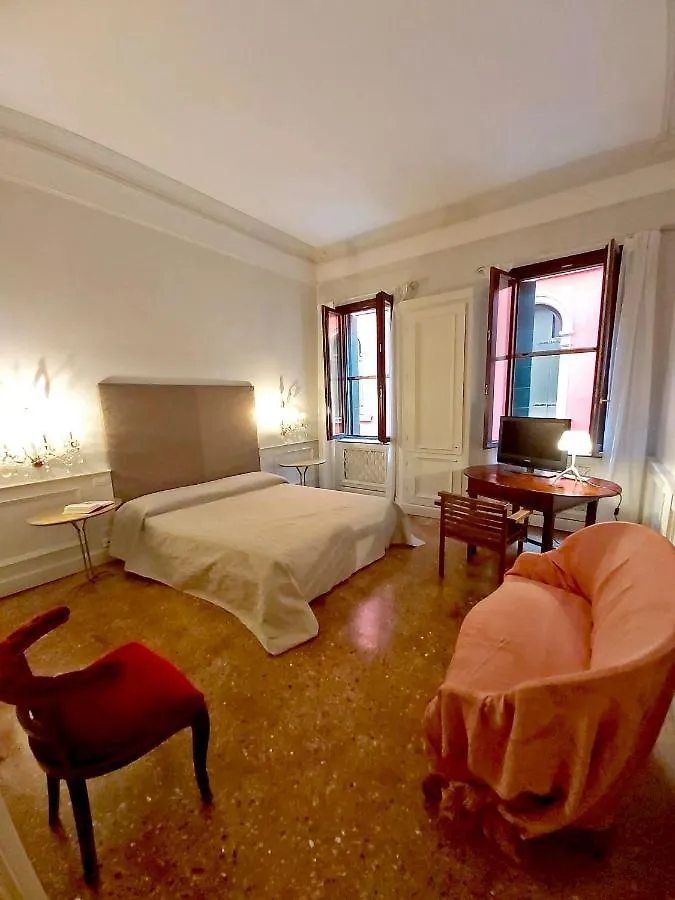 Gorgeous Venetian Apartment With Canal View  Venice